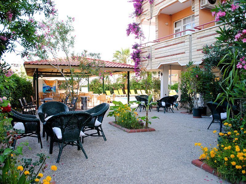 Beyaz Saray Hotel Side Bagian luar foto