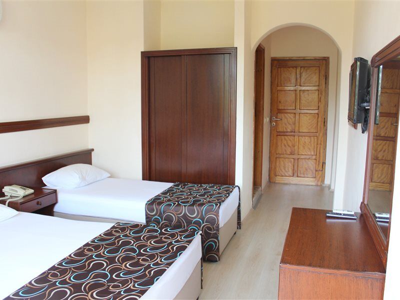 Beyaz Saray Hotel Side Bagian luar foto